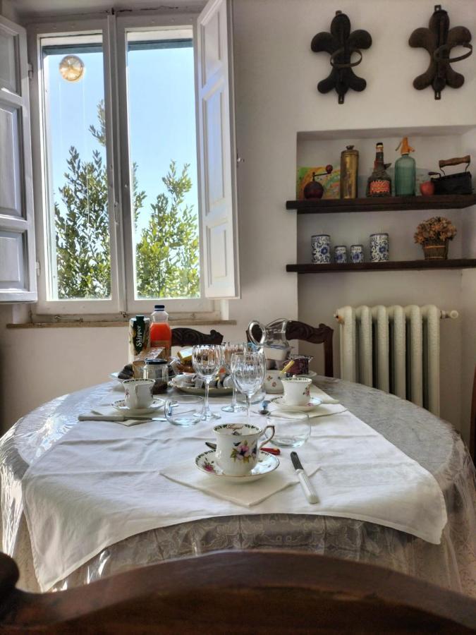 Azzi B&B Comfortably, In The Quietness Of The Perugia Historical Centre Екстер'єр фото