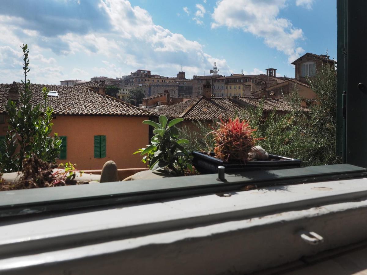 Azzi B&B Comfortably, In The Quietness Of The Perugia Historical Centre Екстер'єр фото