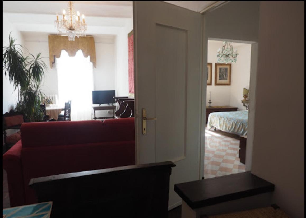 Azzi B&B Comfortably, In The Quietness Of The Perugia Historical Centre Екстер'єр фото