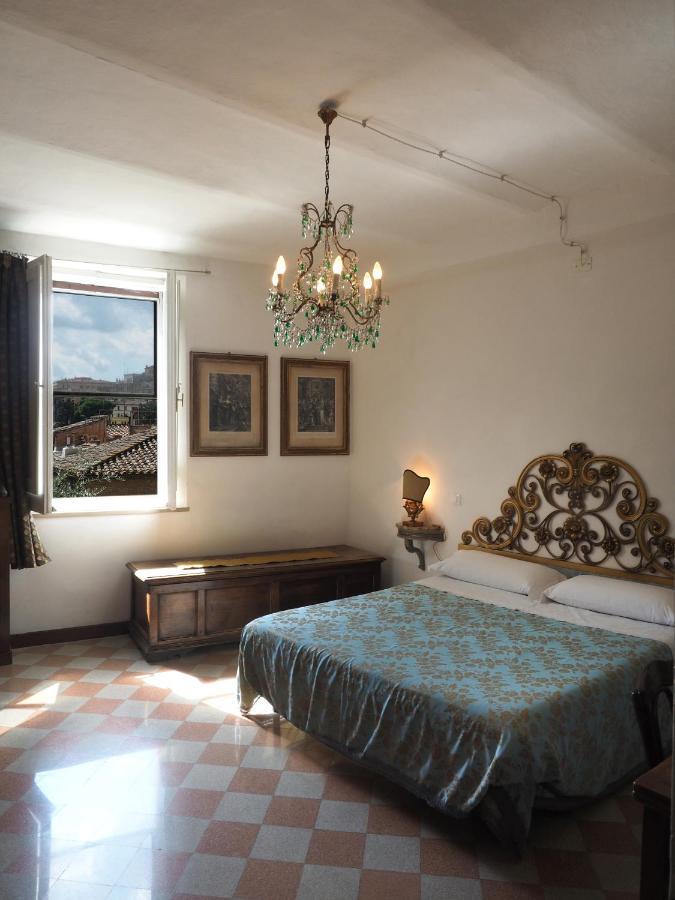 Azzi B&B Comfortably, In The Quietness Of The Perugia Historical Centre Екстер'єр фото